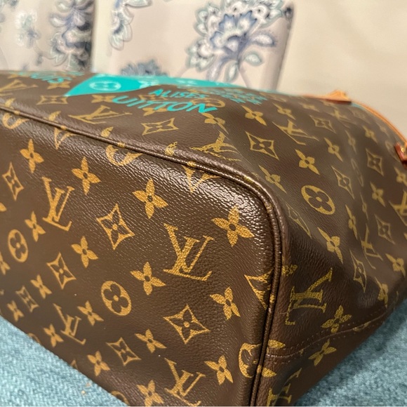 Louis Vuitton Brown and Blue Tote - Picture 6 of 11